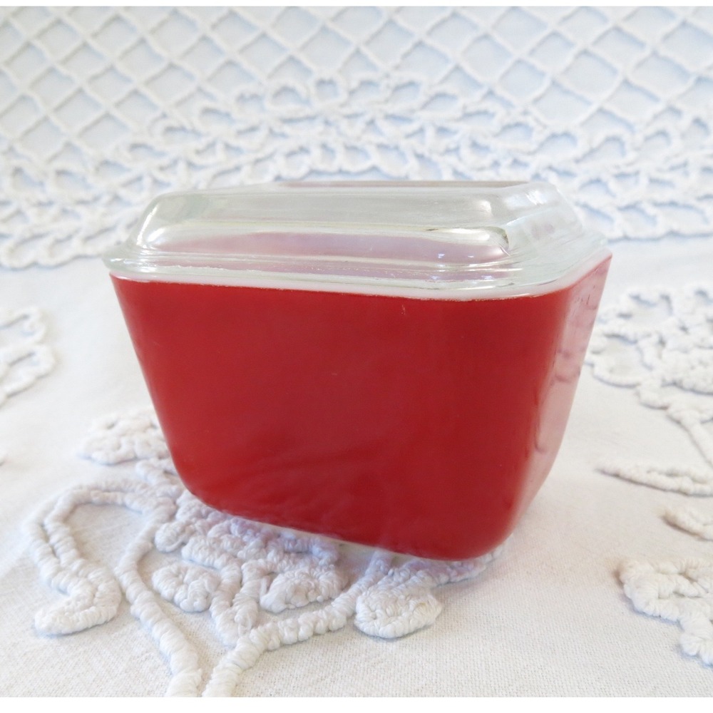 Vintage Pyrex Red Refrigerator Dish 501 with Clear Ribbed Glass Lid 1.5 Cup